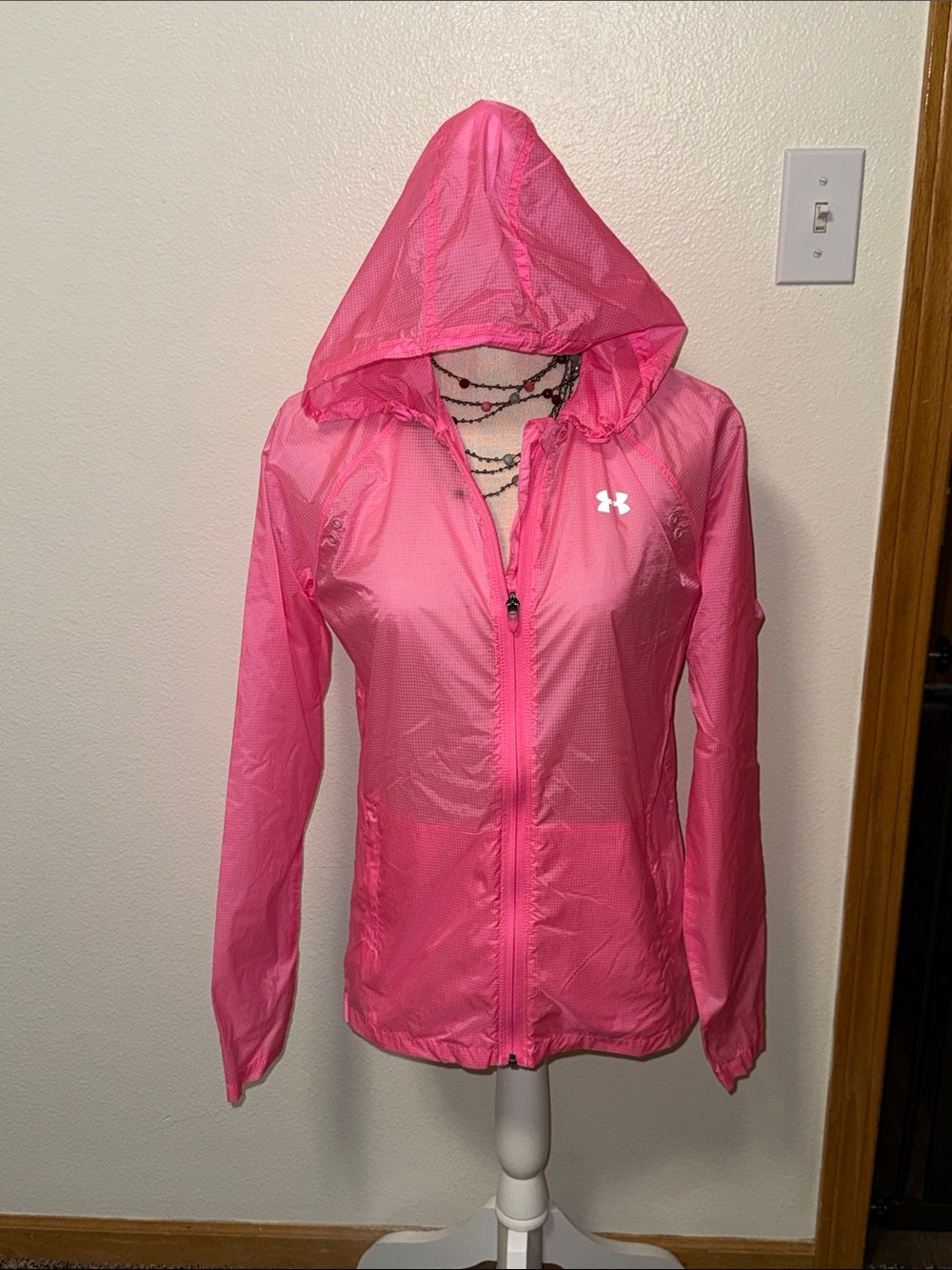 Under Armour Bright Pink Hooded Lightweight Jacket Medium